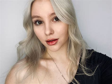 Evajamesi Big Titted Blond Female Webcam Sexcamdb