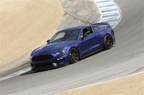 First Drive 2016 Shelby Gt350 And Gt350r Mustangs Hot Rod Network