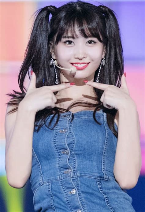 10 Times Twice’s Momo Made Our Jaws Drop With Her Cute “girlfriend Vibes” Visuals K Luv