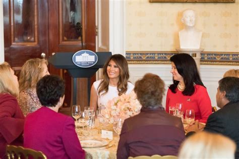 This Is Melania Trump S Daily Routine She Eats 7 Pieces Of Fruit A Day Is A Full Time Mother