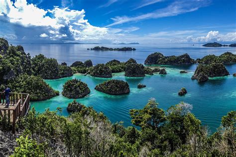 5 Places You Need to See in Raja Ampat | | Papua Paradise