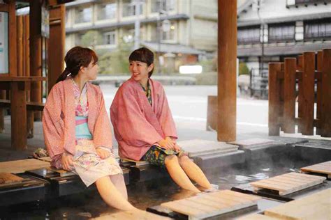 Definition of 友達, meaning of 友達 in japanese: 女友達と温泉旅行に行ったら、一緒に温泉に入りますか？ | ガールズちゃんねる - Girls Channel