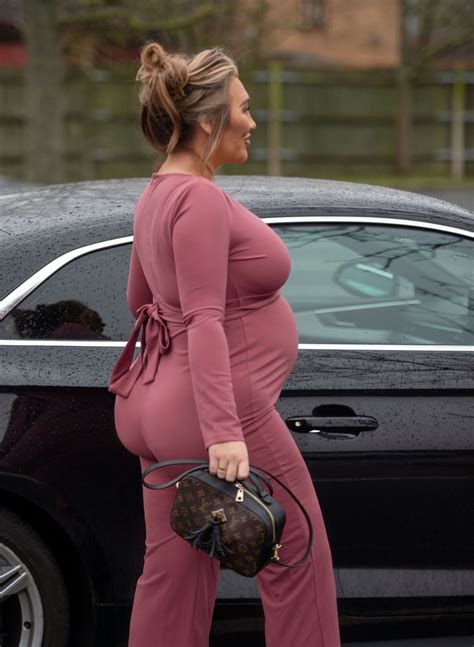 Pregnant Lauren Goodger Arrives At Marriot Hotel In Essex 04282021
