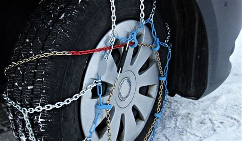 This Is How To Easily Fit Snow Chains On Your Vehicles Tires