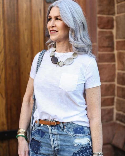 Some are forced to believe that gray hair makes you look older. Edgy Gray Haircuts: These Aren't The Gray Hairstyles Your Grandma Wore - It's Rosy | Bob ...