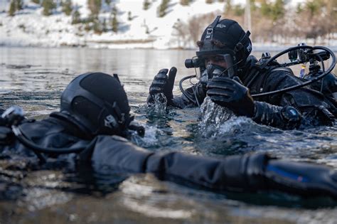 How Special Forces Soldiers Prepare For Cold Water Dives The National