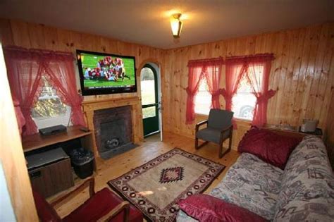 Maybe you would like to learn more about one of these? Cottage Interior - Picture of Indian Head Resort, Lincoln ...