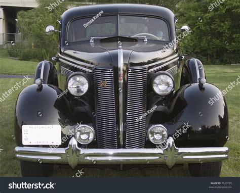 Front View Of An Old Buick Classic American Car. 1930'S Era? Vintage Stock Photo 1523725