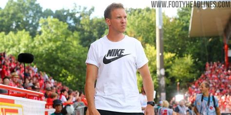 Oliver mintzlaff erklärt, unter welchen bedingungen der transfer von julian nagelsmann zum fc bayern überhaupt erst stattfinden konnte. Sign To His Players? RB Leipzig Coach Nagelsmann Wears All ...