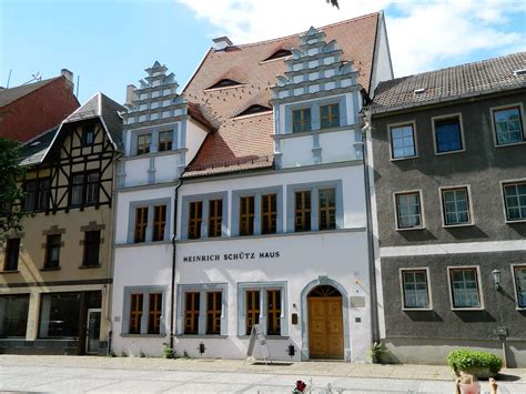 Die kids musizierten auf spielerische weise mit klangbausteinen, die alle auf werken von heinrich schütz basieren. Weißenfels: Das Heinrich-Schütz-Haus in der Nikolaistraße ...