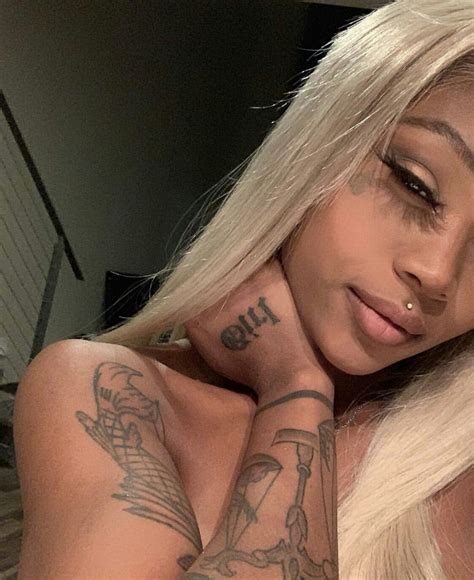 The fan drew summer walker's tattoos on her skin and shared a video with the singer through an instagram dm. Summer Walker | Girl face tattoo, Hair journey