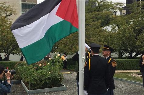You can also upload and share your favorite wallpapers hd bendera palestina. Bendera Palestina Berkibar di Markas PBB untuk Pertama ...