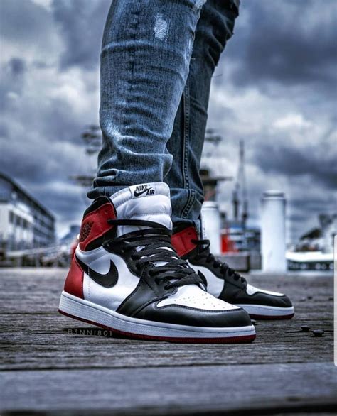 Aj wallpaper | 3d wall mural, 3d wallpaper,3d stair mural, 3d floor, life styles australia: @b3nni801 in the AJ1 Black Toes Go Check out his page and give him a follow. | Air jordans ...