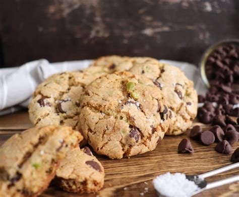 Costco is already preparing you if you want to start buying your cookie if you are measuring about an ounce a cookie, the tub can make around 76 cookies or a little more. Costco Christmas Cookies / Costco offers a varied range of ...