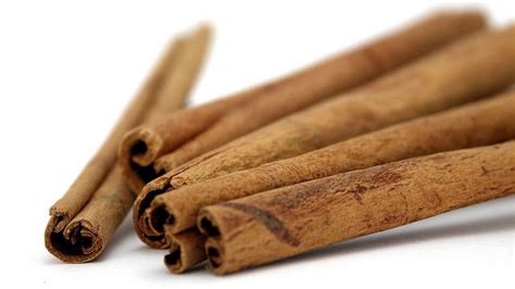 make your own cinnamon mouthwash to keep bad breath at bay cinnamon sticks cinnamon cinnamon