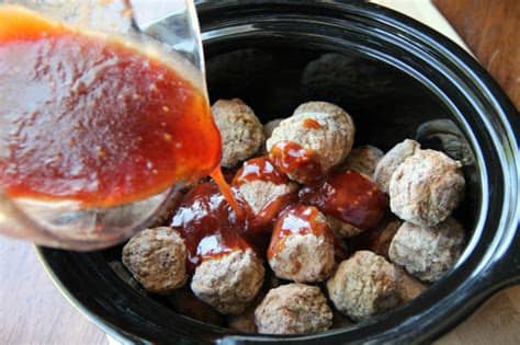 Go ahead, have the second helping. Honey Garlic Crockpot Meatballs - Family Fresh Meals