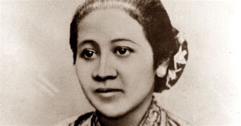 √ edu passed pass quality & scientific checked by advisor, read our raden ajeng kartini djojo adhiningrat lahir di jepara, 21 april 1879. Biografi singkat RA. Kartini