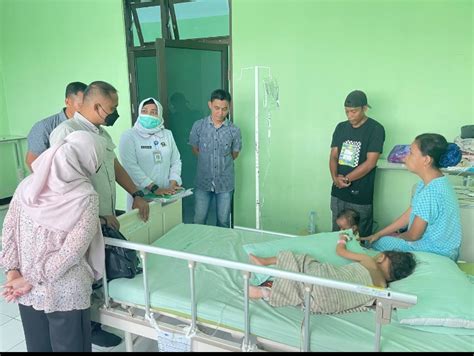 Pasca Operasi Salma Bocah Penderita Atresia Ani Jalani Masa Pemulihan
