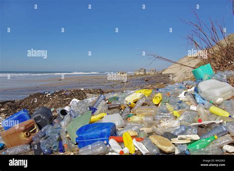 Beach And Garbage Hi Res Stock Photography And Images Alamy