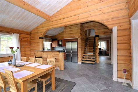 Die fenster in meinem zimmer beschlagen ständig von innen, morgens sind die extrem nass es tropt auf mein bett und an den wänden wird es schon braun!! blockhaus innen - Google Search | Haus, Holzhaus bauen ...