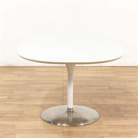 Find great deals or sell your items for free. White Tulip Style Dining Table | Vintage furniture, Table ...