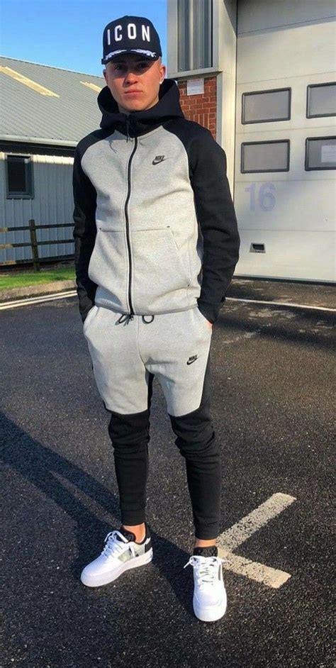 Pin By Pol Sander On Outfits Nike Tech Tracksuit Streetwear Men