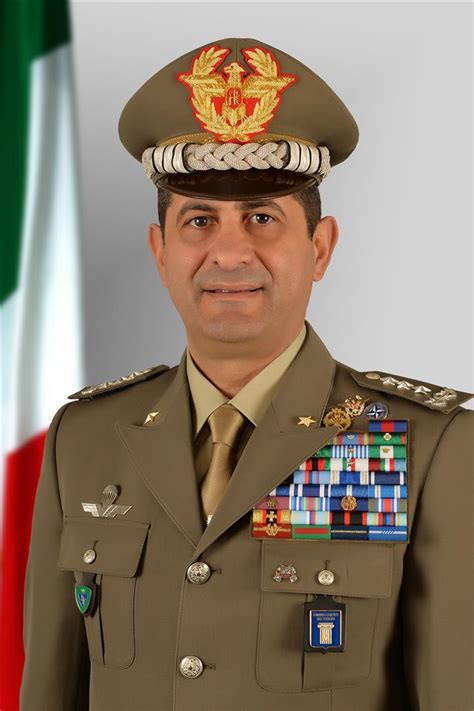 Il commissario straordinario per la vaccinazione, generale francesco paolo figliuolo, è giunto figliuolo è accompagnato dal presidente della regione veneto luca zaia e dal capo della protezione. Francesco Paolo FIGLIUOLO - Esercito Italiano