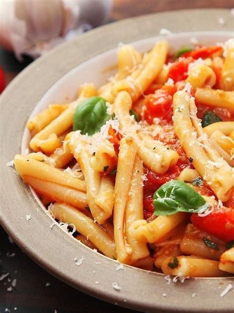 Fast And Easy Pasta With Blistered Cherry Tomato Sauce Pasta Doesn T Get Much Quicker Or