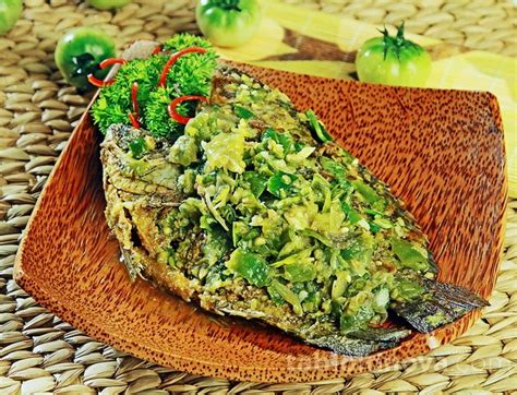 Mujair goreng sambal hijau