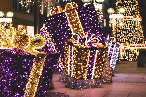 7-best-places-to-see-2017-christmas-festivities-in-florida