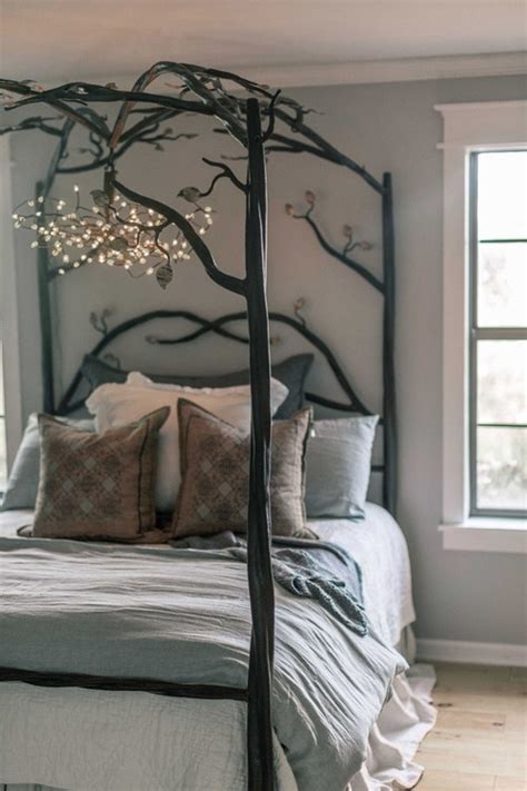 There is a reason i keep coming back to this creator, his ao's are perfect and mesh textures so easily and beautifully. Elm Springs Wrought Iron Canopy Bed | Iron Beds by Urban Forge