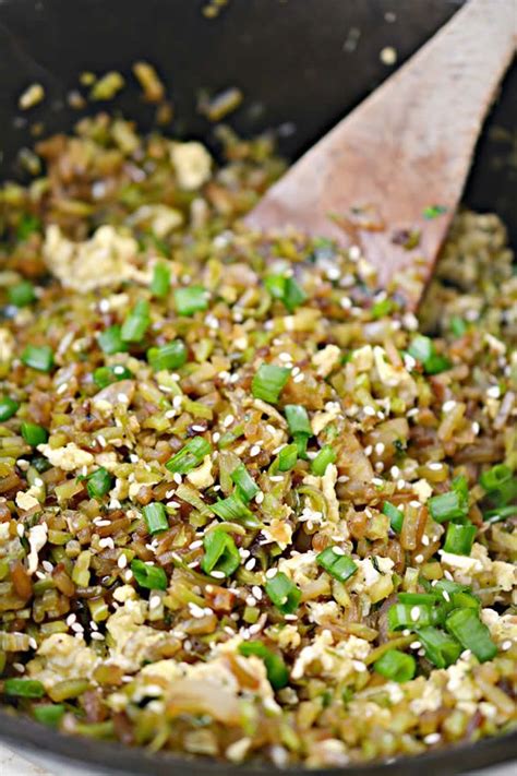 This makes for an easy keto dinner. Keto Fried Rice - EASY Low Carb Fried Rice Recipe - BEST ...