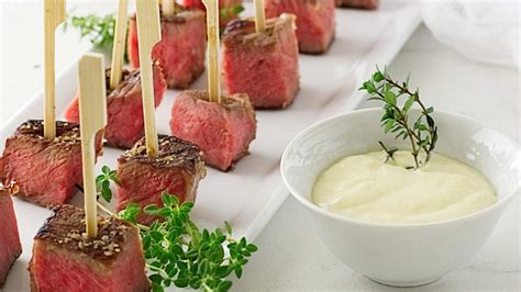 No party is complete without a range of food available to guests. Oscar party appetizers: 9 fancy hors d'oeuvres to serve at ...