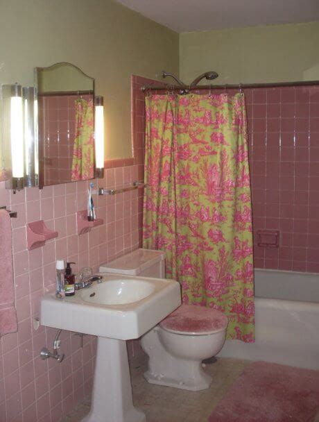Pink bathrooms are a wonderful part of our home design heritage. Christine's salt-n-pepper pink bathroom - Retro Renovation