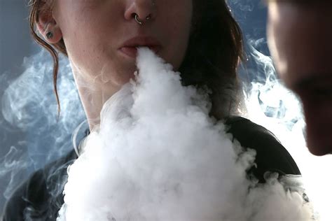 Vaping Is Still Safer Than Smoking That Message Is Getting Dangerously Muddled Vox