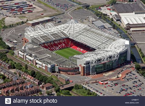 2,260,540 likes · 1,198 talking about this · 2,761,945 were here. Manchester United Stadium Old Trafford Stockfotos ...