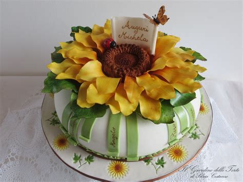 Spedisci a casa questo bellissimo fiore per qualunque evento o anniversario. Il Giardino delle Torte: Torta Girasole