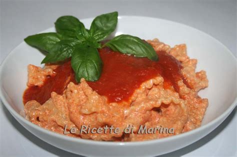 I manfredi con ricotta sono un primo molto popolare della cucina napoletana, chiamato anche il piatto delle si tratta di una pietanza a base di un tipo particolare di pasta, i manfredi appunto (detti anche. Manfredi con la ricotta - Le Ricette di Marina