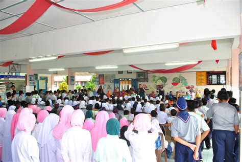 Jamuan akhir tahun dan hari raya. SK KG Baru Rasau Kerteh 5: Majlis Perpisahan Dengan Guru Besar