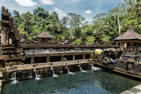 Pura Tirta Empul Eines Der Bedeutendsten Heiligtümer Balis