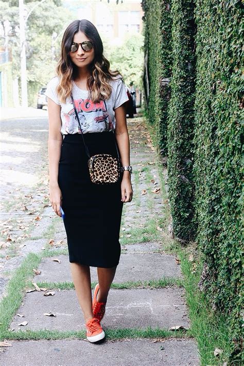 Saber como usar saia justa fará com que você monte looks perfeitos e com o. looks com bolsa de franja e tenis - Pesquisa Google | Moda ...