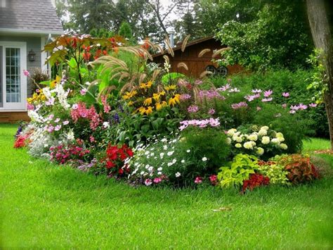 25 Beautiful Flower Bed Design Ideas For Stunning Front
