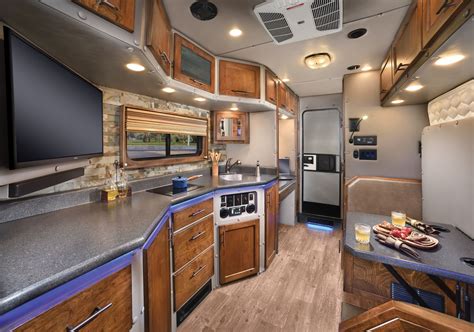 Over the years, companies have begun making improvements to the inside of their cabs. Custom Sleepers in 2020 (With images) | Semi trucks ...