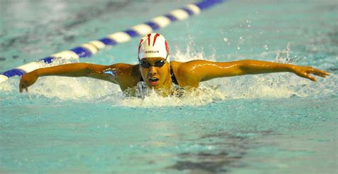 Alisha Harricharan 2013 14 Swimming University Of Guelph Athletics