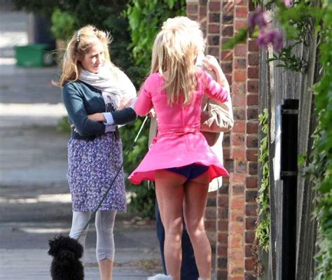 Geri Halliwell S Upskirt Blue Panty Moment When The Wind Blowing Her