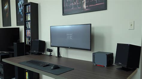 Once you move your taskbar to the bottom of the screen, the issue should be resolved and you'll be able to play your favorite games in fullscreen once again. Setup Tour 2018: PC Desk & Home Theater | Tek Everything