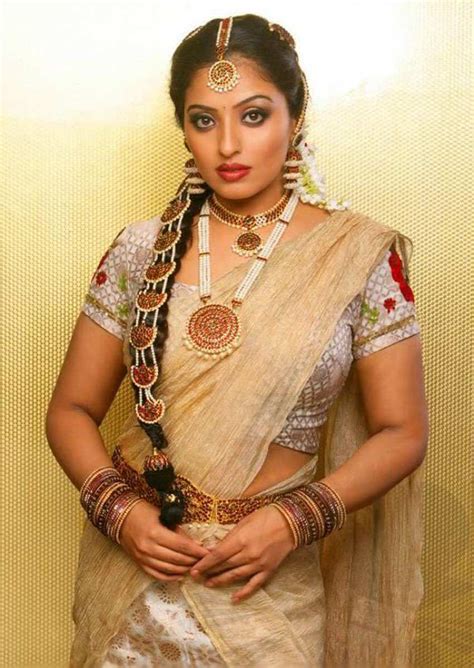 Wallpaper Oke Hot Telugu Actress Mumtaz In Fansy Saree Background
