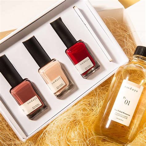 The 9 Best Nail Polish T Sets For Diehard Manicure Fans