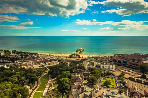 Bournemouth beach and pier (by naomi booth). 24 hours in Bournemouth - Dorset Food & Drink