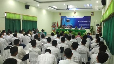 Warga tuban bisa memilih berkarir sebagai sopir pribadi di beberapa instansi tuban menyediakan berbagai lowongan kerja di banyak posisi. Serap Tenaga Lokal, Pertamina Gelar Pelatihan Kerja | beritajatim.com